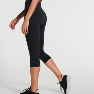 RYU Touch Capri Leggings Size Small Women’s Black